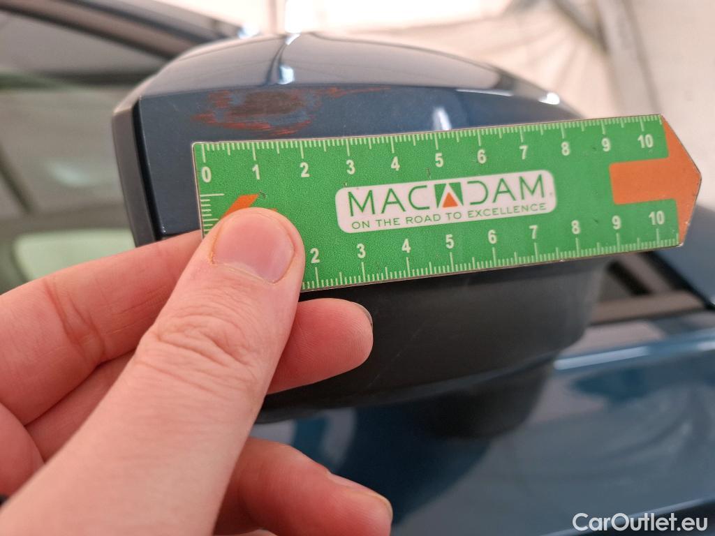  Volkswagen  Tiguan VOLKSWAGEN  / 2020 / 5P / SUV 2.0 TDI 150 DSG7 Life Business #16