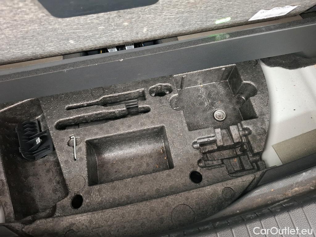  Volkswagen  Touran VOLKSWAGEN  5p Monovolume 2.0 TDI 150 DSG6 Carat BMT 7 places #38