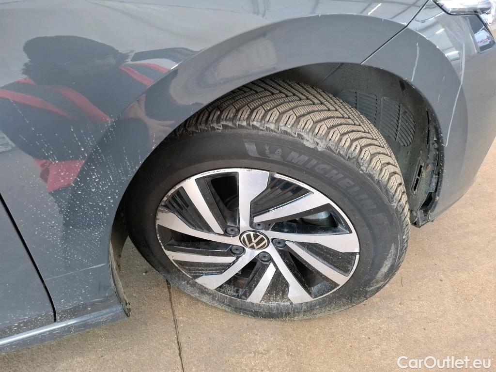  Volkswagen  Golf  VOLKSWAGEN / 2020 / 5P / Berline 1.4 eHybrid OPF 204 DSG6 Style #27