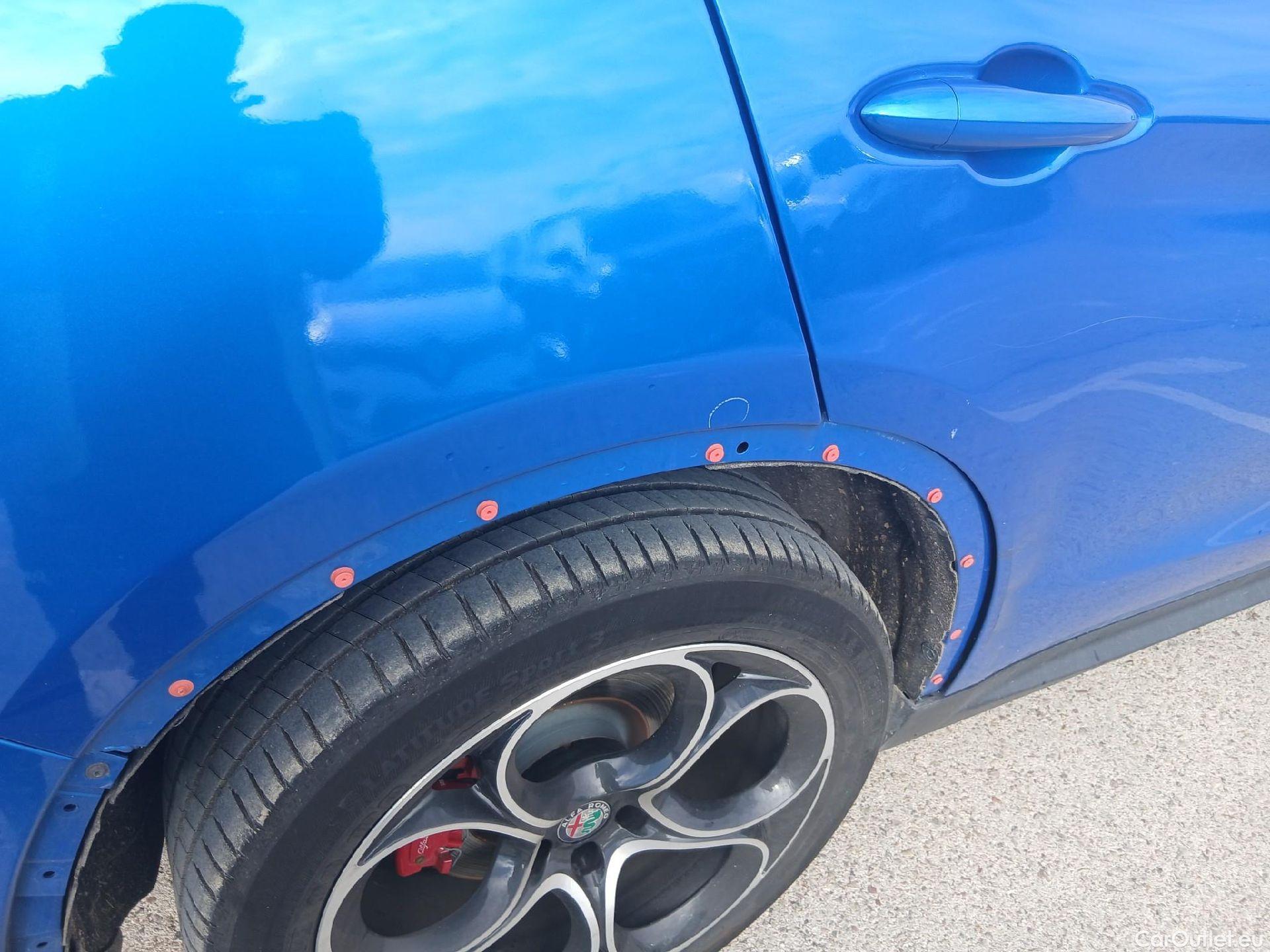  Alfa Romeo   STELVIO Alfa Romeo / 2017 / 5P / todoterreno 2.0 Gasolina 206kW (280CV) Executive AWD #20