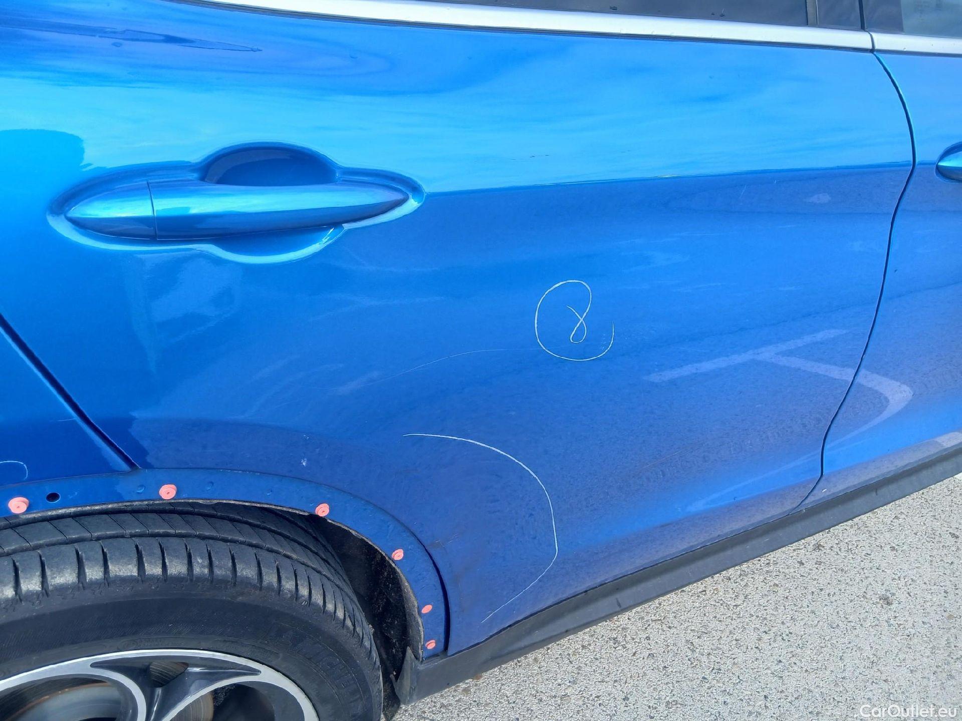  Alfa Romeo   STELVIO Alfa Romeo / 2017 / 5P / todoterreno 2.0 Gasolina 206kW (280CV) Executive AWD #24