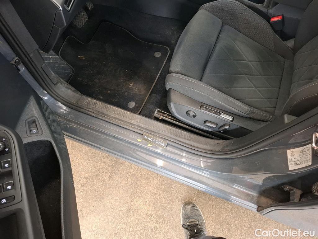  Volkswagen  Golf  VOLKSWAGEN / 2020 / 5P / Berline 1.4 eHybrid OPF 204 DSG6 Style #34