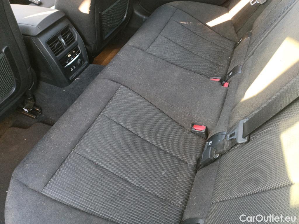  Bmw  Serie 3 BMW  / 2018 / 4P / sedán 318d #8