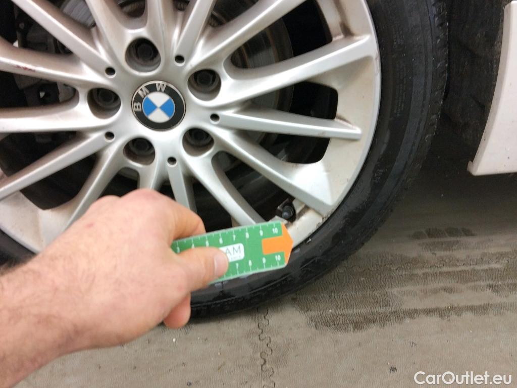  Bmw  Serie 1 BMW  / 2019 / 5P / berlina con portón 118i #10