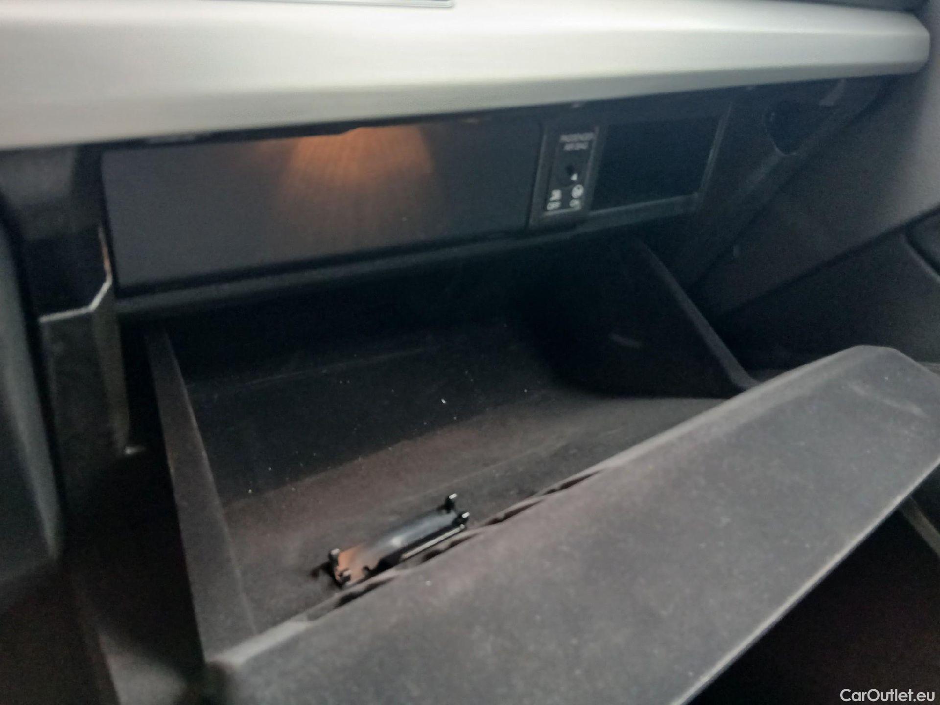  Audi  Q5 AUDI  SPORTBACK / 2020 / 5P / todoterreno Black line 40 TDI 150kW quattro-ultra #64