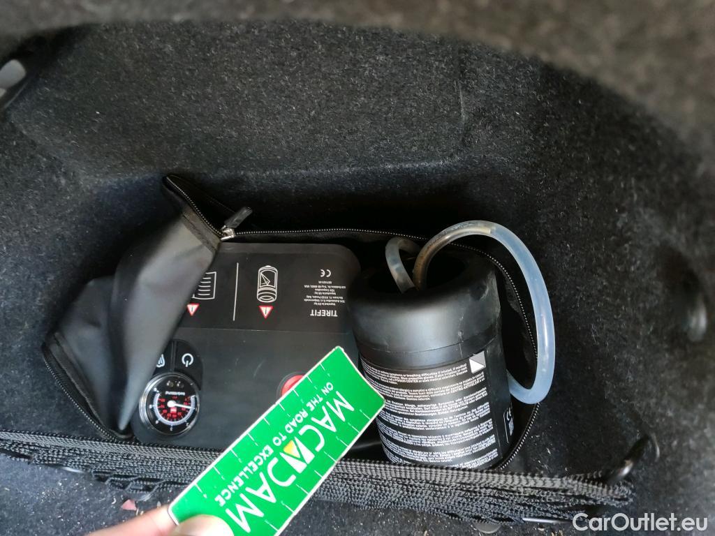  Bmw  Serie 3 BMW  / 2018 / 4P / sedán 320d Auto. #8