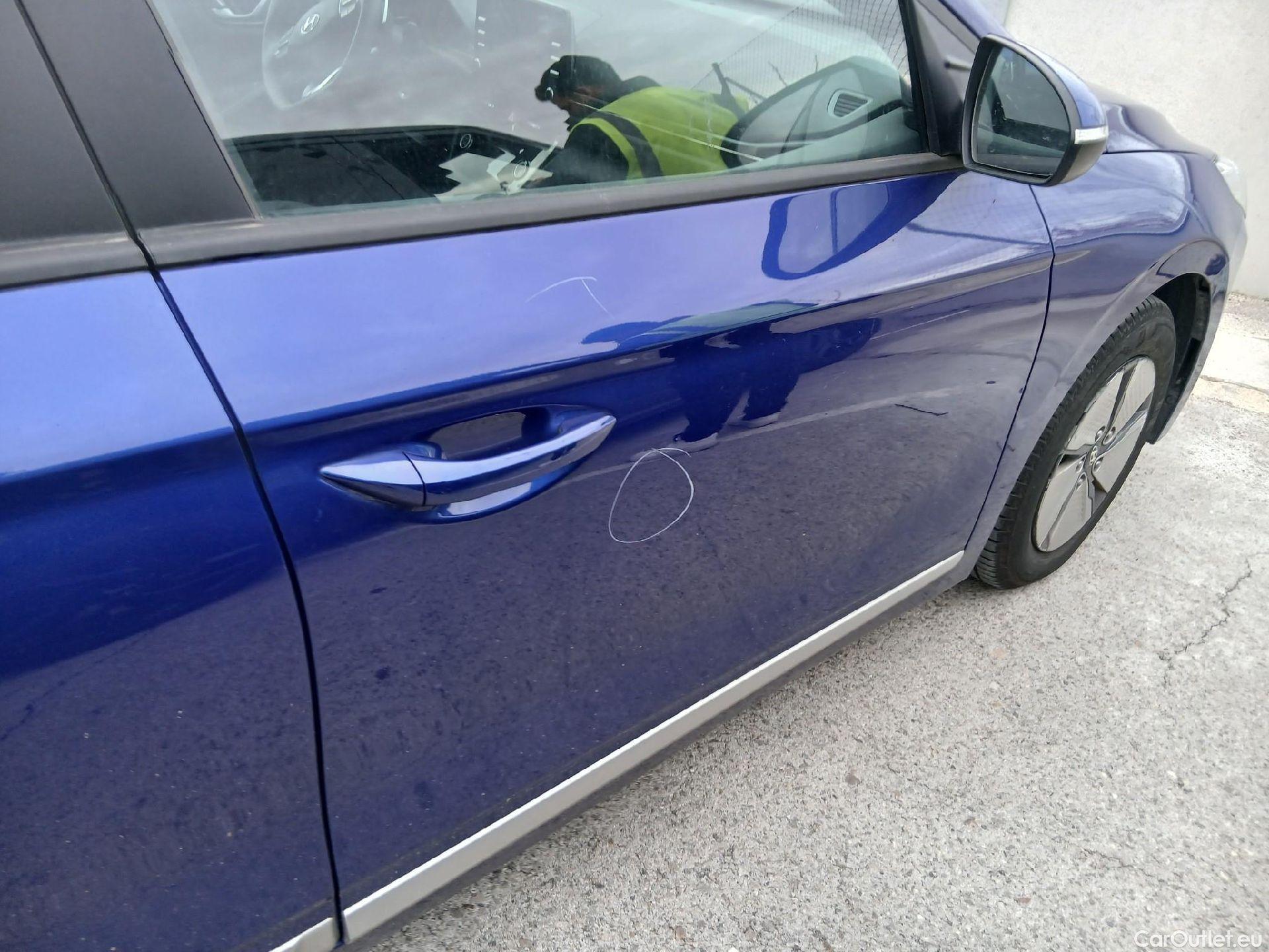  Hyundai   Ioniq HYUNDAI / 2019 / 5P / berlina con portón 1.6 GDI HEV Klass DCT #24