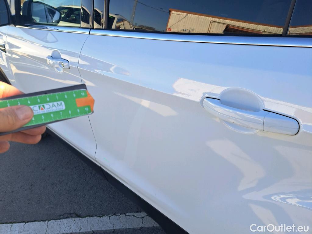  Ford  Kuga FORD  / 2016 / 5P / todoterreno 1.5 EcoBoost 88kW 4x2 Trend+ (CX) #3