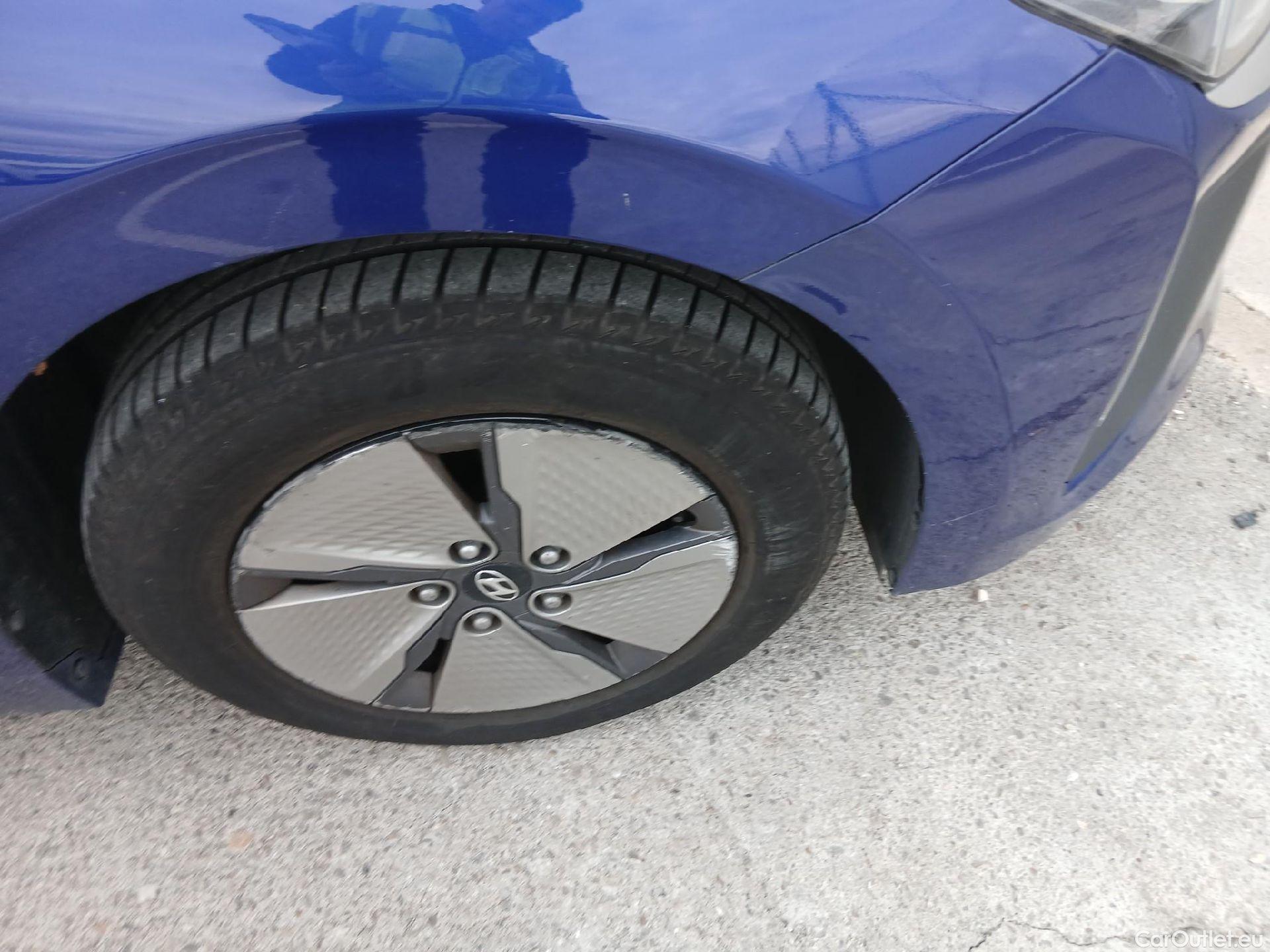  Hyundai   Ioniq HYUNDAI / 2019 / 5P / berlina con portón 1.6 GDI HEV Klass DCT #6