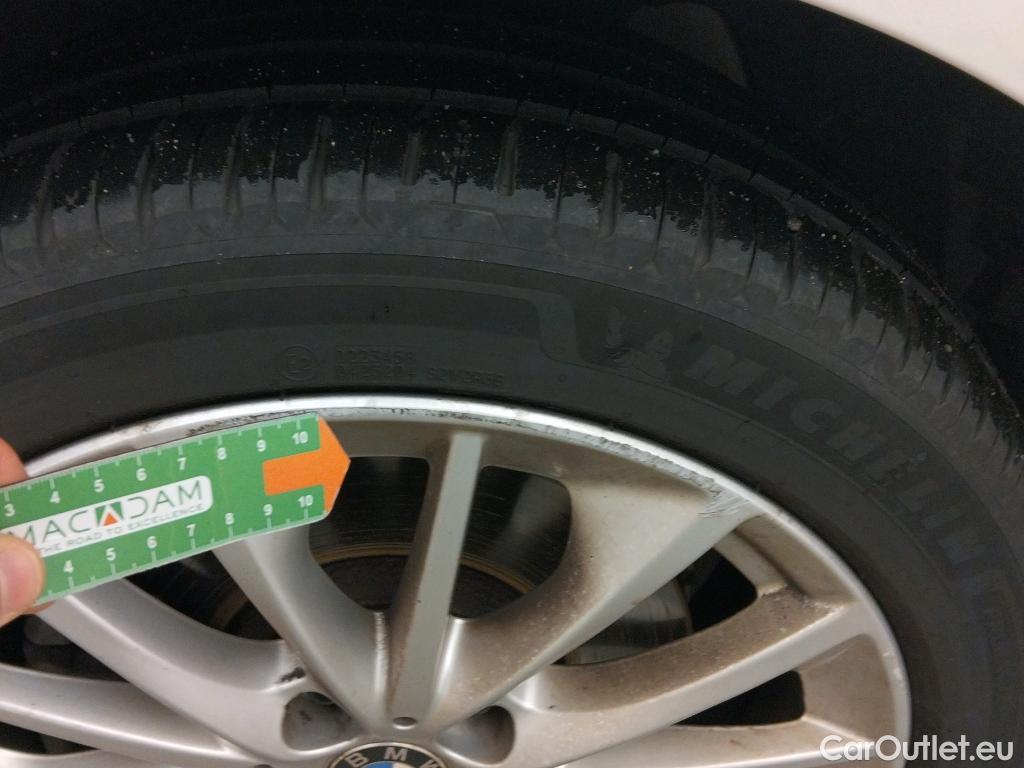  Bmw  Serie 1 BMW  / 2019 / 5P / berlina con portón 118i #8