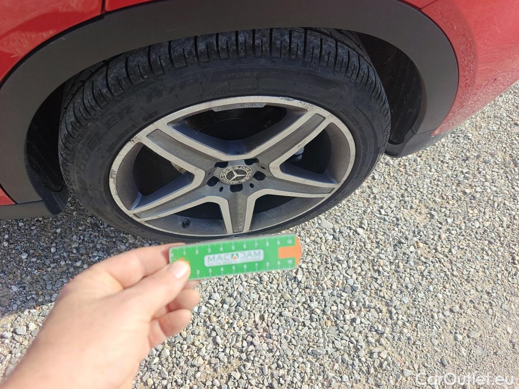  Mercedes  GLA MERCEDES-BENZ Clase  / 2017 / 5P / todoterreno  220 d 4MATIC #3