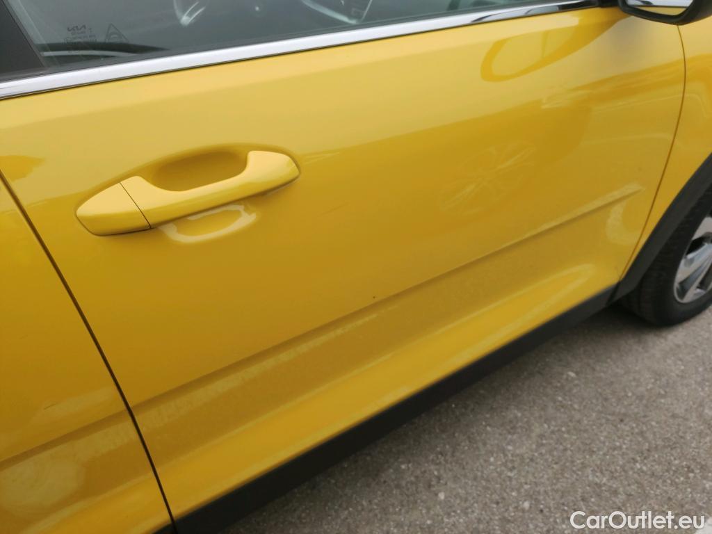  KIA  STONIC KIA  / 2017 / 5P / todoterreno 1.0 T-GDi 88kW (120CV) MHEV iMT Drive #3