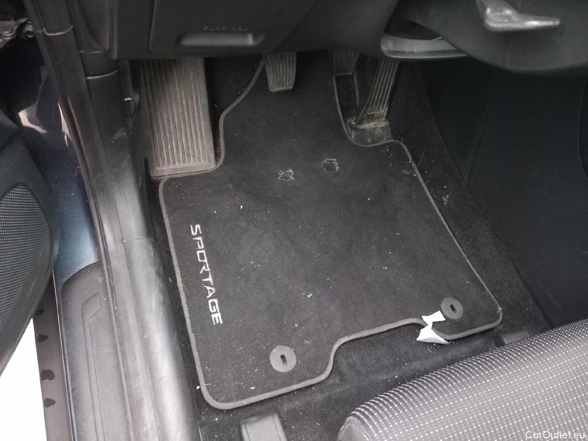  KIA  Sportage KIA  / 2018 / 5P / todoterreno 1.6 CRDi 100kW (136CV) Drive 4x2 #4