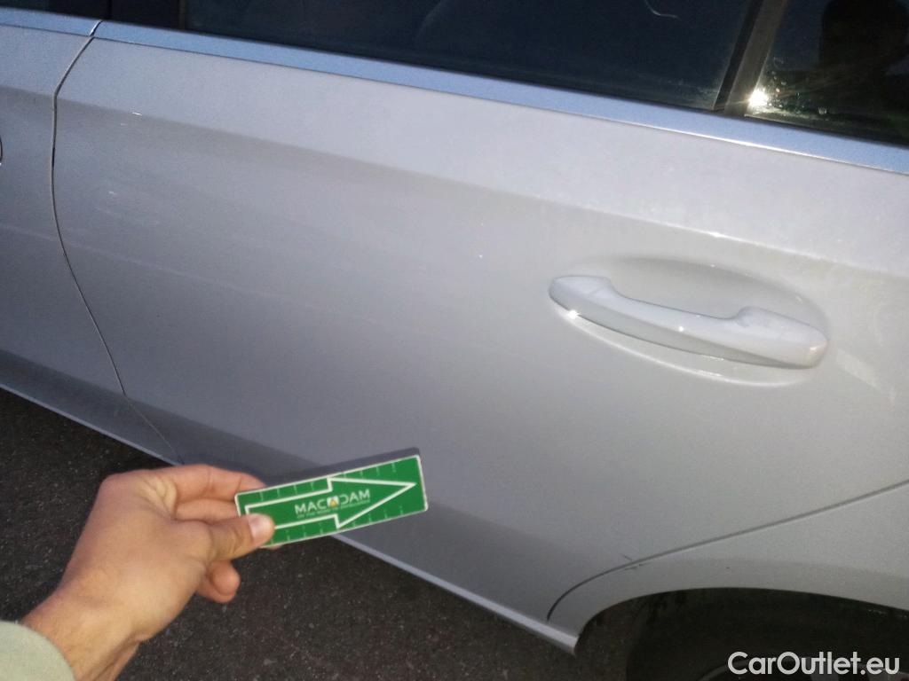  Mercedes  A-Klasse MERCEDES-BENZ Clase A / 2018 / 4P / sedán Sedán A 250 e #22