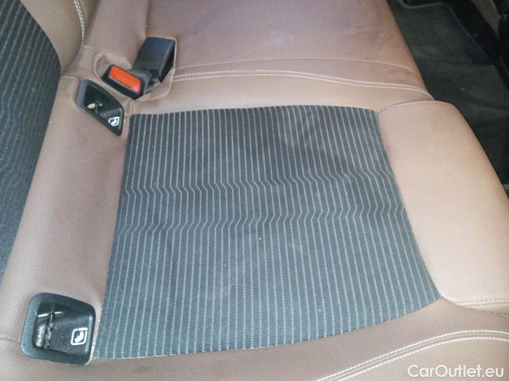  Mercedes  A-Klasse MERCEDES-BENZ Clase A / 2018 / 4P / sedán Sedán A 250 e #12