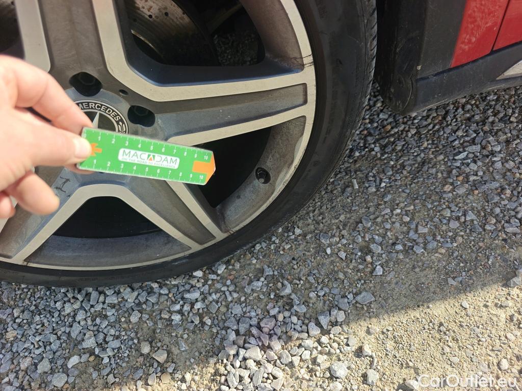  Mercedes  GLA MERCEDES-BENZ Clase  / 2017 / 5P / todoterreno  220 d 4MATIC #2