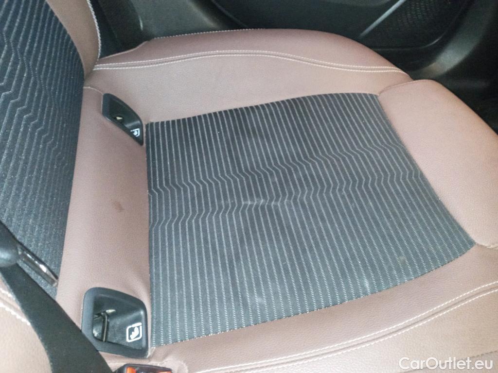  Mercedes  A-Klasse MERCEDES-BENZ Clase A / 2018 / 4P / sedán Sedán A 250 e #11