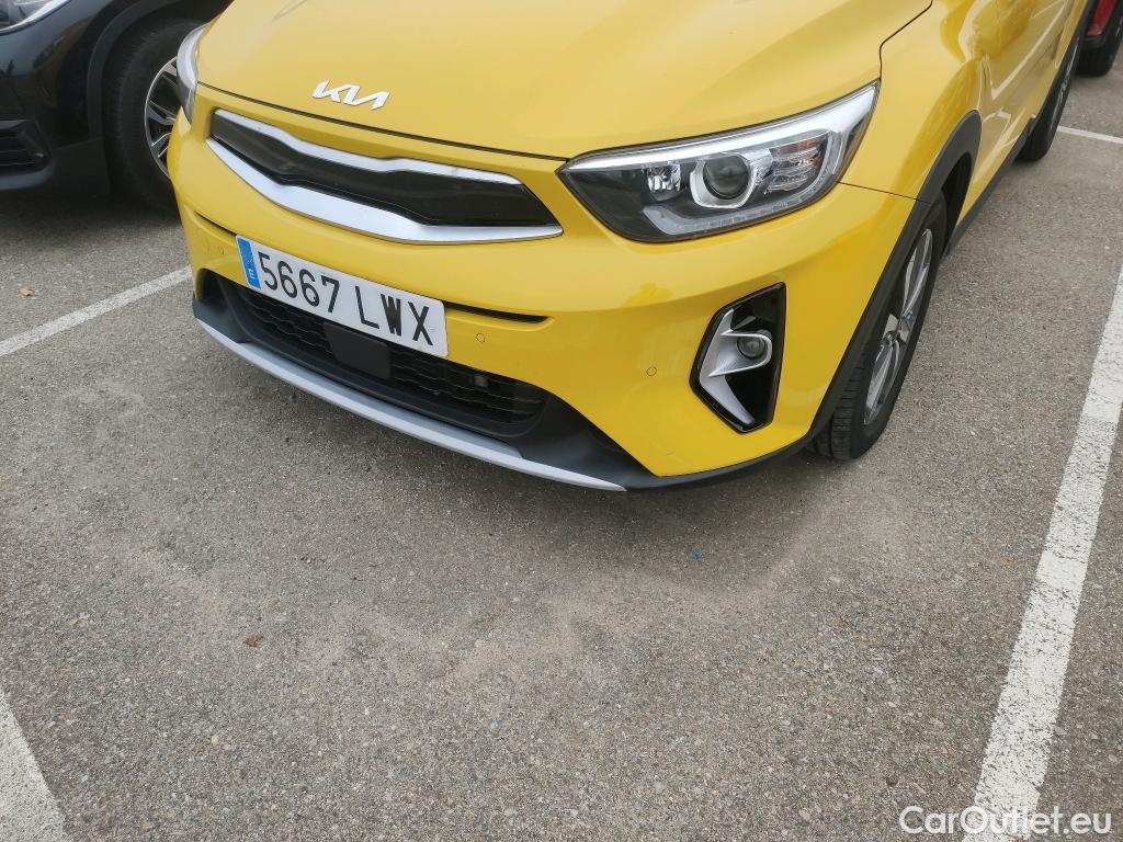  KIA  STONIC KIA  / 2017 / 5P / todoterreno 1.0 T-GDi 88kW (120CV) MHEV iMT Drive #23