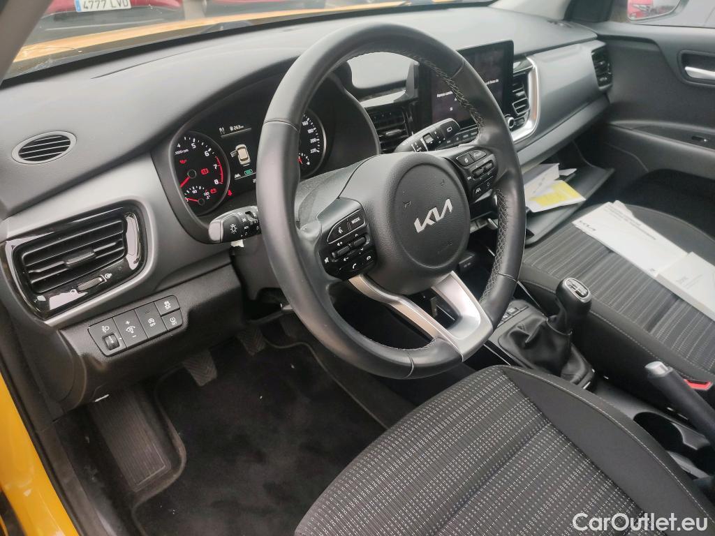 KIA  STONIC KIA  / 2017 / 5P / todoterreno 1.0 T-GDi 88kW (120CV) MHEV iMT Drive #13