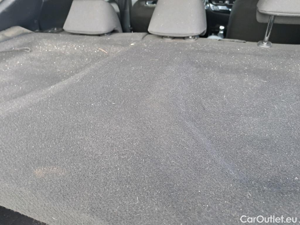  Toyota  C-HR TOYOTA  / 2016 / 5P / todoterreno 1.8 125H Advance (CX) #17