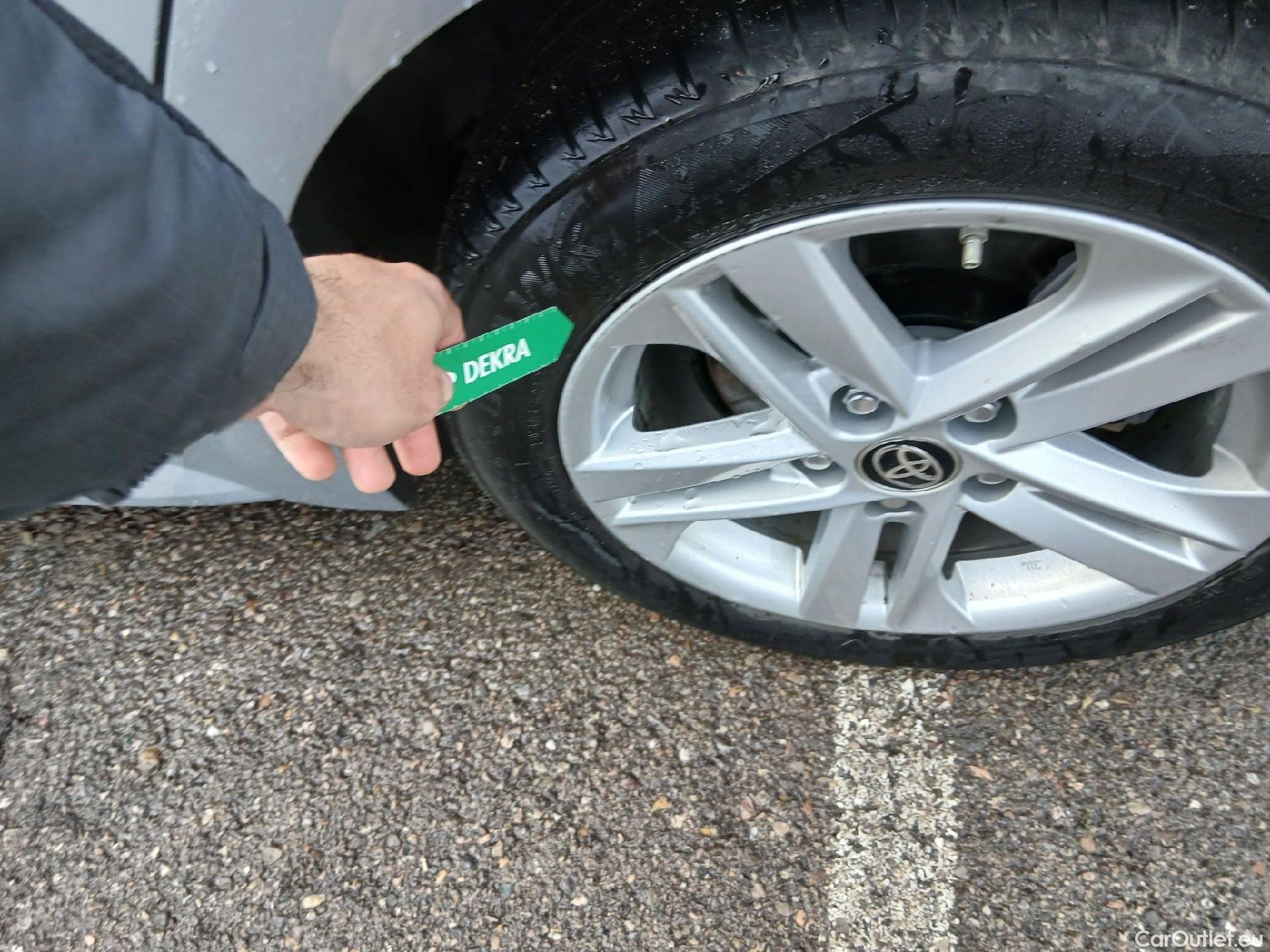  Toyota  Corolla TOYOTA  1.8 125H ACTIVE TECH E-CVT #14