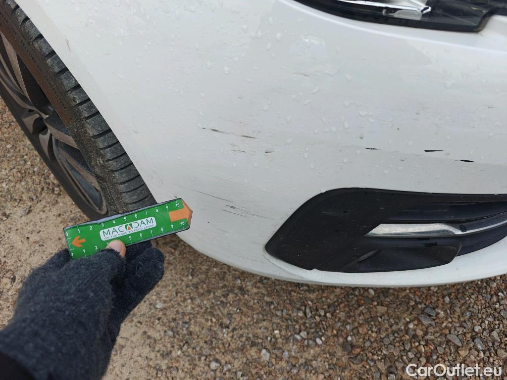  Peugeot  308 PEUGEOT  / 2017 / 5P / berlina con portón 5p Style BlueHDi 130 S&S #5