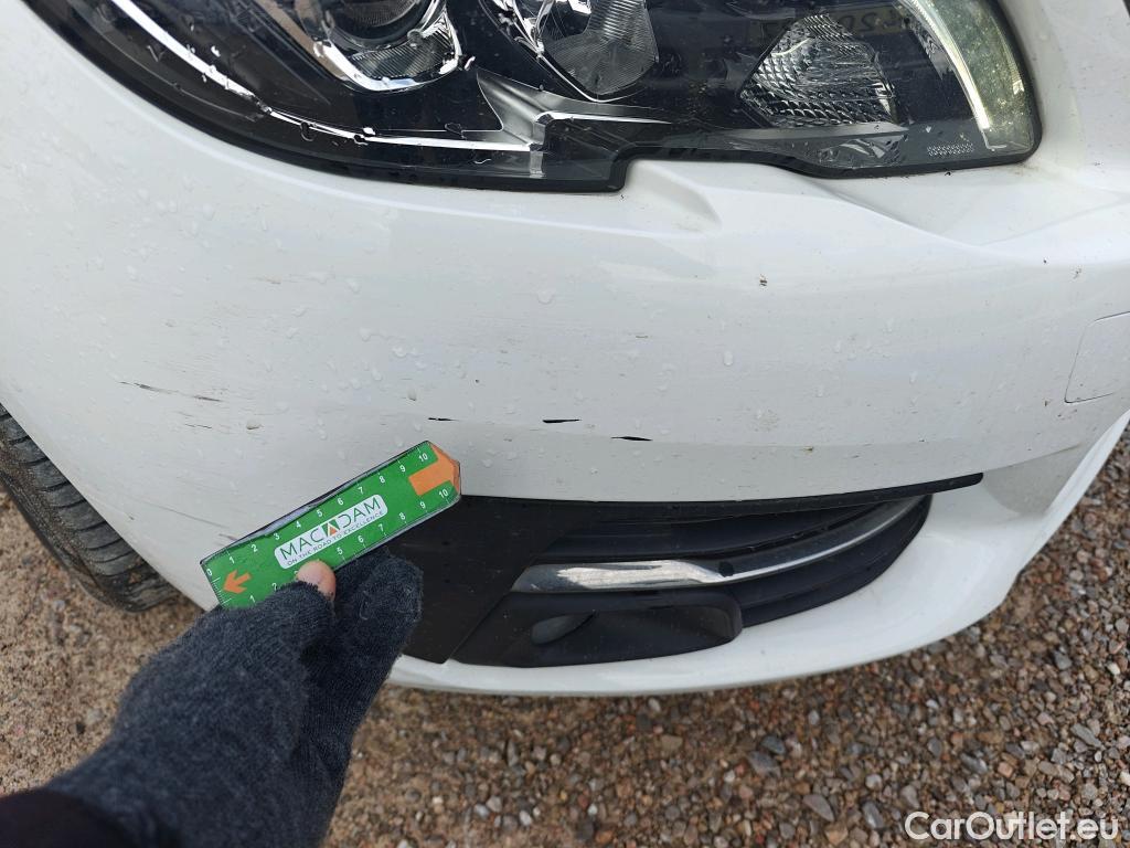  Peugeot  308 PEUGEOT  / 2017 / 5P / berlina con portón 5p Style BlueHDi 130 S&S #4