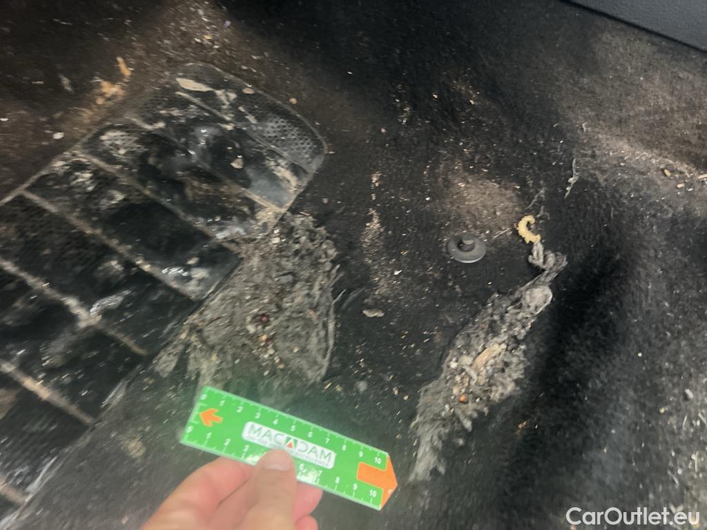  Volkswagen  Golf  VOLKSWAGEN / 2016 / 5P / berlina con portón ePower 110 kW (136CV) (AC) #2