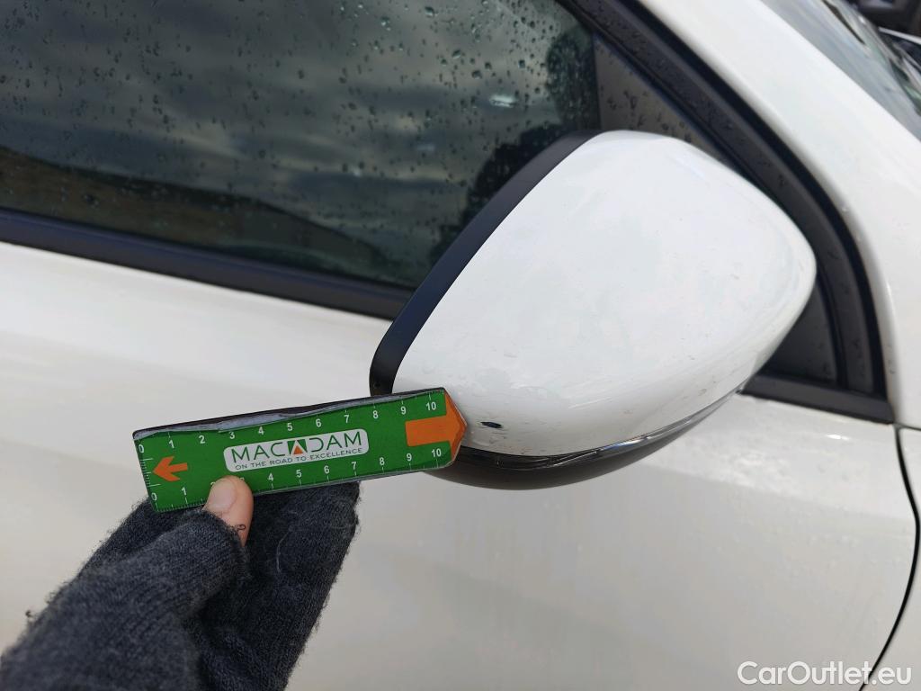  Peugeot  308 PEUGEOT  / 2017 / 5P / berlina con portón 5p Style BlueHDi 130 S&S #21