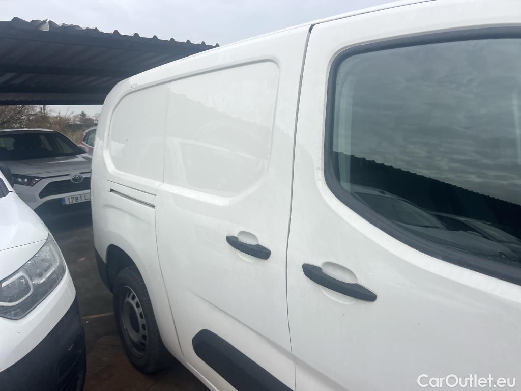  Citroen  Berlingo CITROEN  / 2018 / 4P / furgón derivado de turismo Talla XL BlueHDi 100 CLUB #25