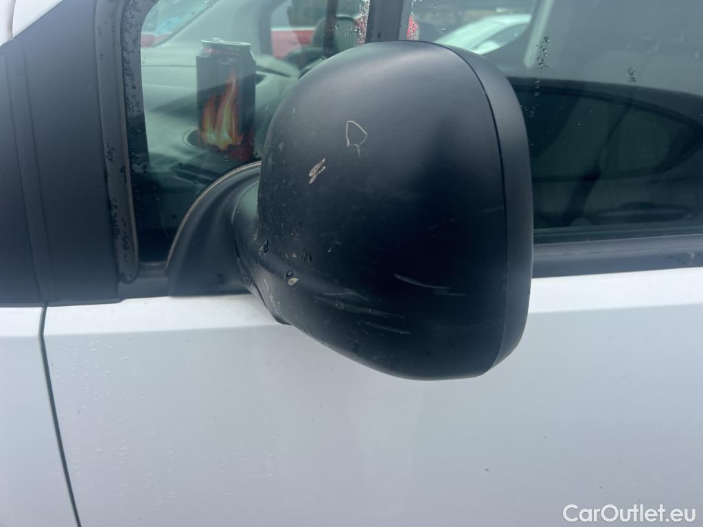  Citroen  Berlingo CITROEN  / 2018 / 4P / furgón derivado de turismo Talla XL BlueHDi 100 CLUB #37