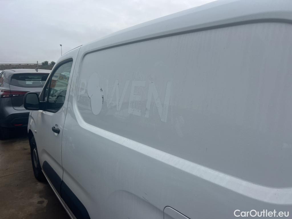  Citroen  Berlingo CITROEN  / 2018 / 4P / furgón derivado de turismo Talla XL BlueHDi 100 CLUB #24