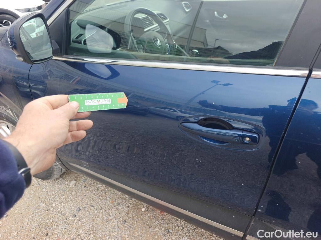  Renault  Kadjar RENAULT  / 2019 / 5P / crossover Intens Blue dCi 85kW (115CV) #4