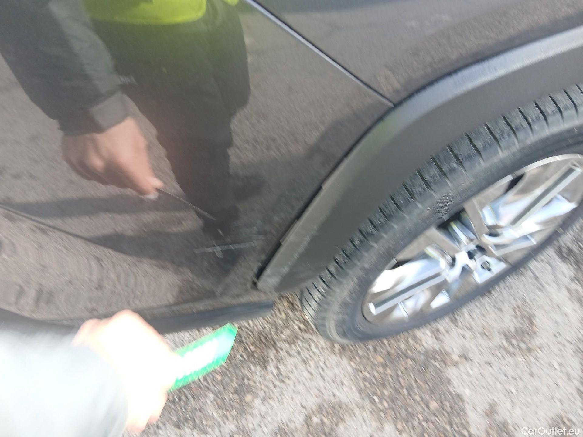  Toyota  RAV4 TOYOTA  / 2018 / 5P / todoterreno 2.5l 220H Luxury 4WD #19