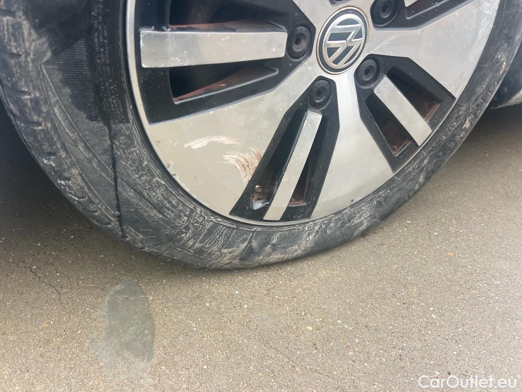  Volkswagen  Golf  VOLKSWAGEN / 2016 / 5P / berlina con portón ePower 110 kW (136CV) (AC) #10