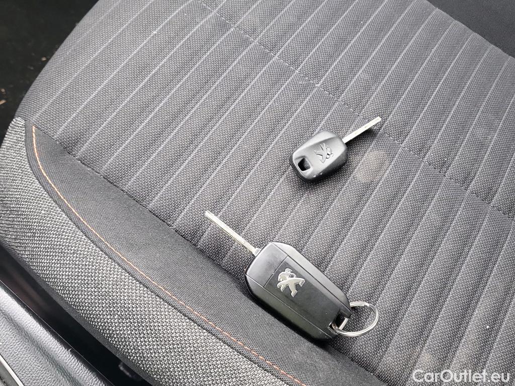  Peugeot  208  Active 1.5 HDi 100CV MT6 E6d #12