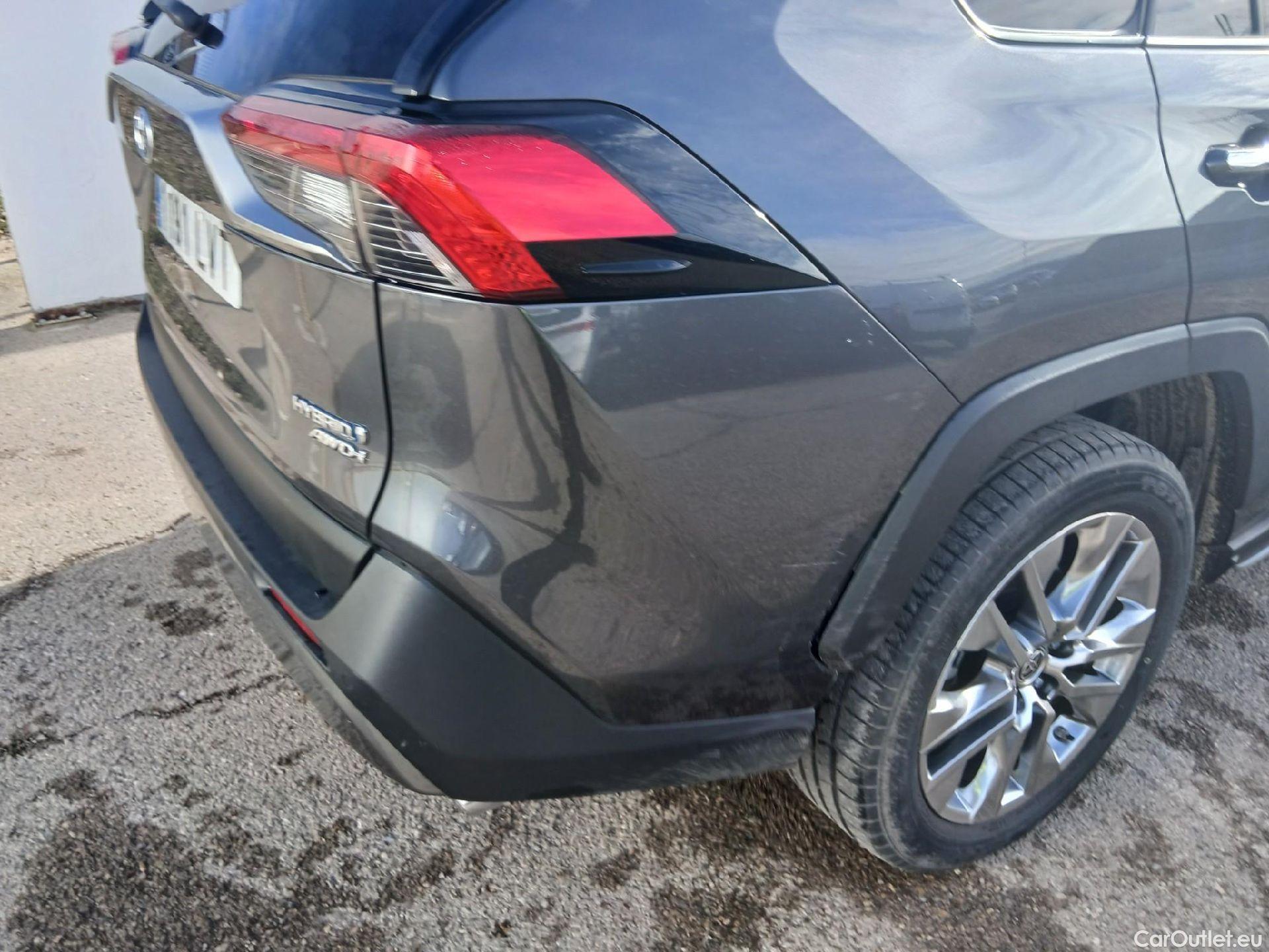  Toyota  RAV4 TOYOTA  / 2018 / 5P / todoterreno 2.5l 220H Luxury 4WD #14