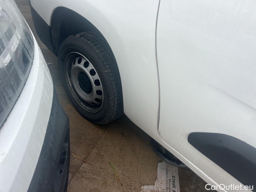  Citroen  Berlingo CITROEN  / 2018 / 4P / furgón derivado de turismo Talla XL BlueHDi 100 CLUB #12