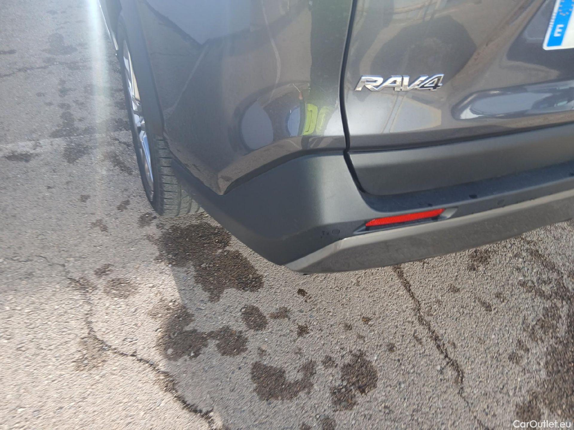  Toyota  RAV4 TOYOTA  / 2018 / 5P / todoterreno 2.5l 220H Luxury 4WD #16