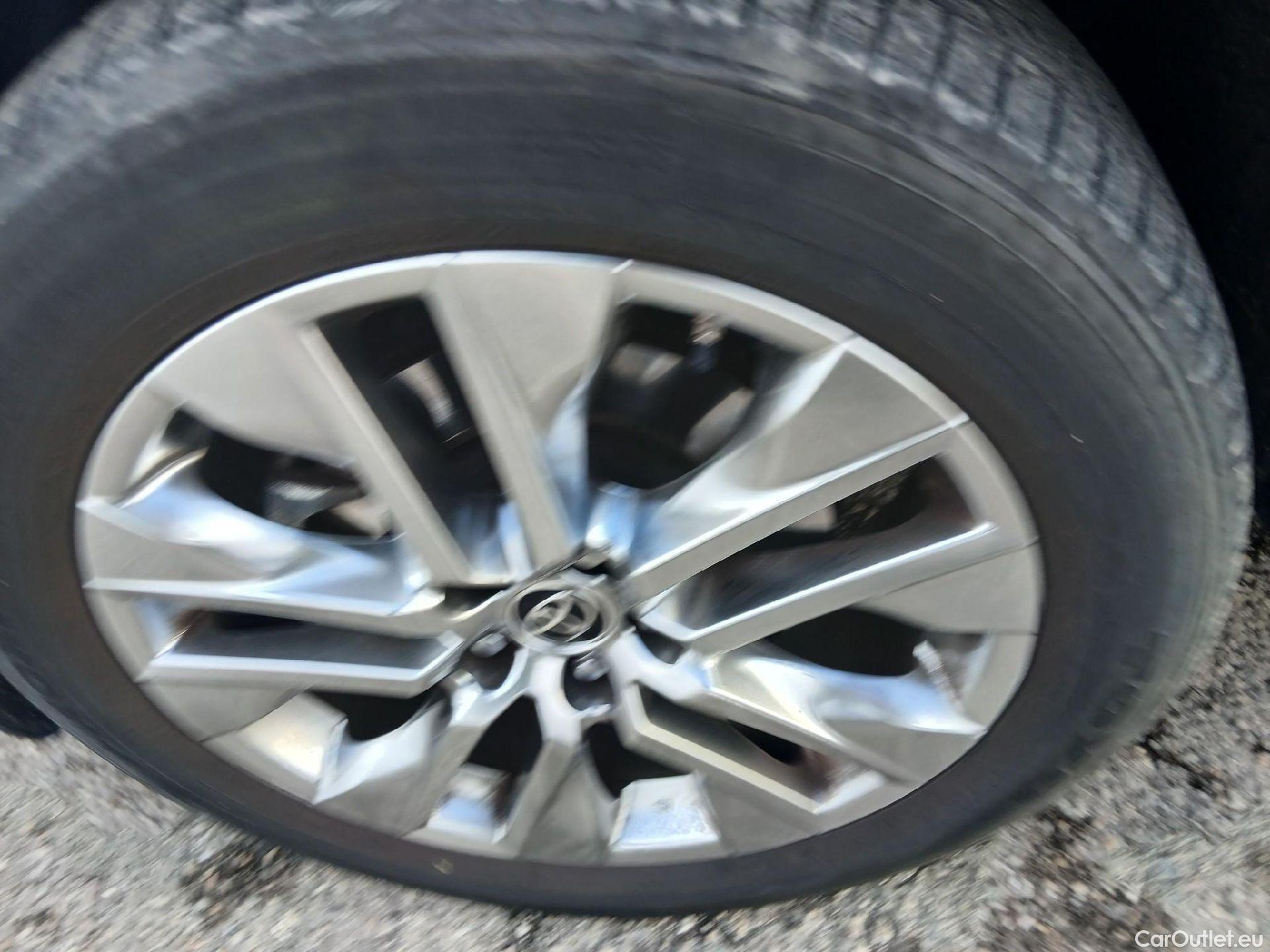  Toyota  RAV4 TOYOTA  / 2018 / 5P / todoterreno 2.5l 220H Luxury 4WD #5