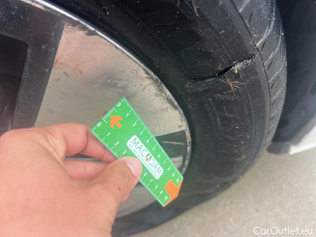  Volkswagen  Golf  VOLKSWAGEN / 2016 / 5P / berlina con portón ePower 110 kW (136CV) (AC) #24