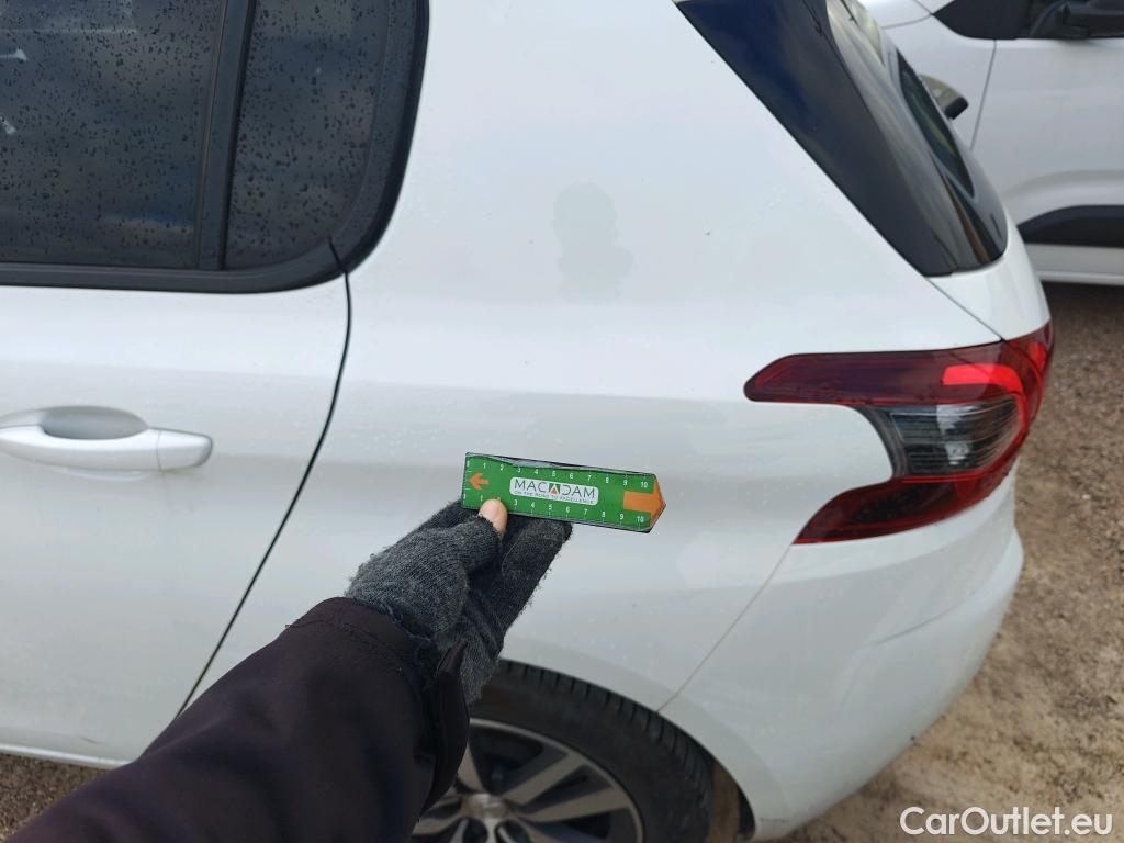  Peugeot  308 PEUGEOT  / 2017 / 5P / berlina con portón 5p Style BlueHDi 130 S&S #16