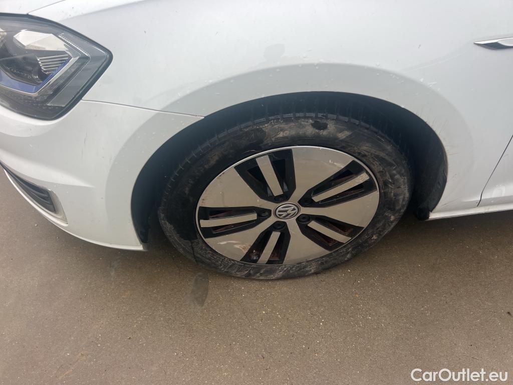  Volkswagen  Golf  VOLKSWAGEN / 2016 / 5P / berlina con portón ePower 110 kW (136CV) (AC) #9