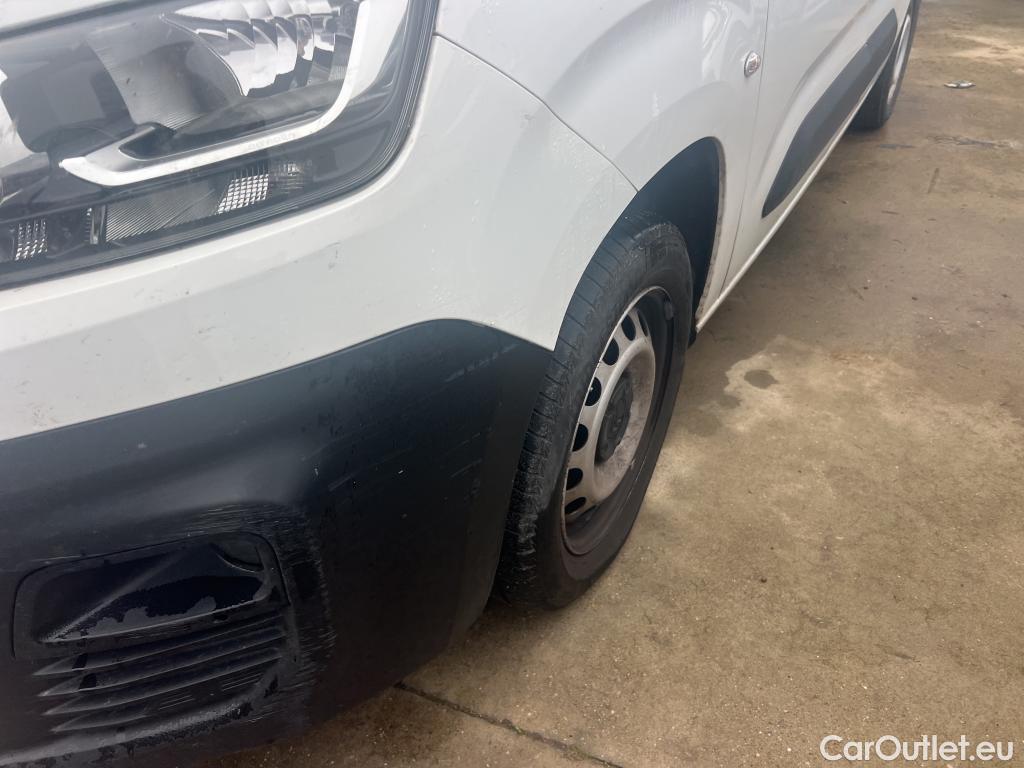  Citroen  Berlingo CITROEN  / 2018 / 4P / furgón derivado de turismo Talla XL BlueHDi 100 CLUB #30