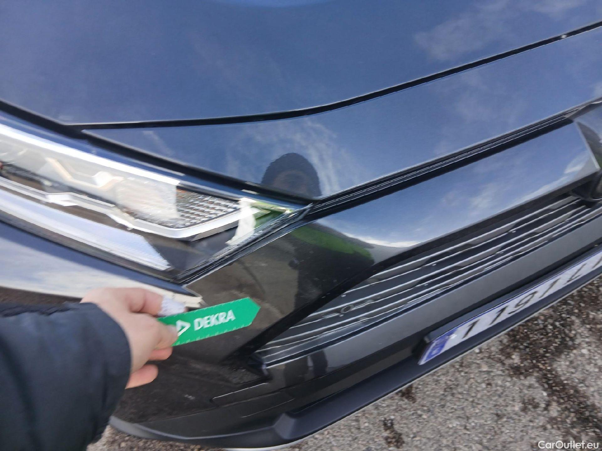  Toyota  RAV4 TOYOTA  / 2018 / 5P / todoterreno 2.5l 220H Luxury 4WD #4