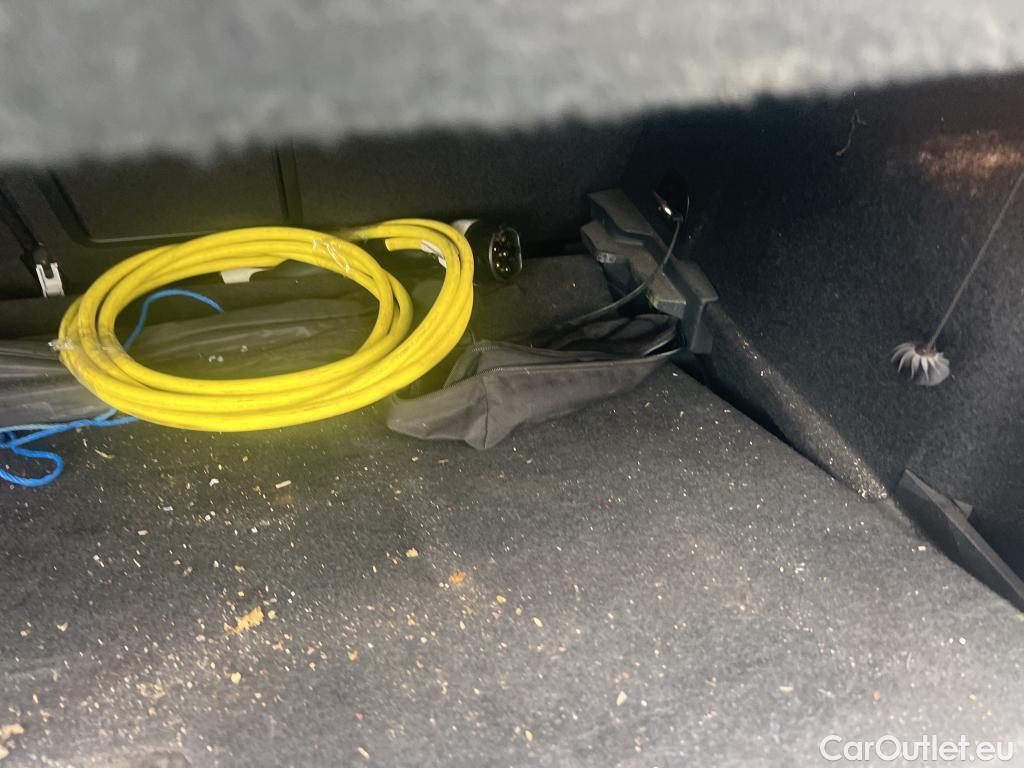  Volkswagen  Golf  VOLKSWAGEN / 2016 / 5P / berlina con portón ePower 110 kW (136CV) (AC) #34