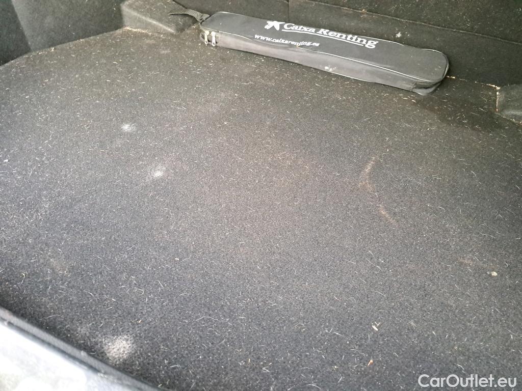  Toyota  C-HR TOYOTA  / 2016 / 5P / todoterreno 1.8 125H Advance (CX) #16