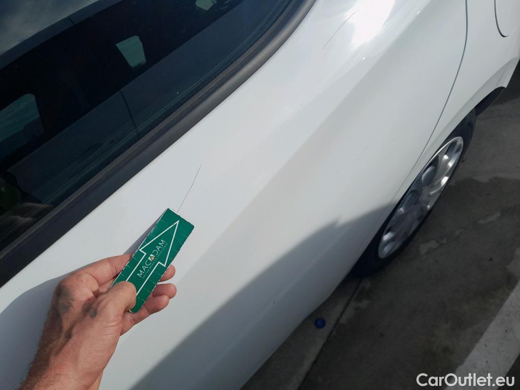  Nissan  Micra NISSAN  / 2017 / 5P / berlina con portón IG-T 74 kW (100 CV) E6D Visia+ #30