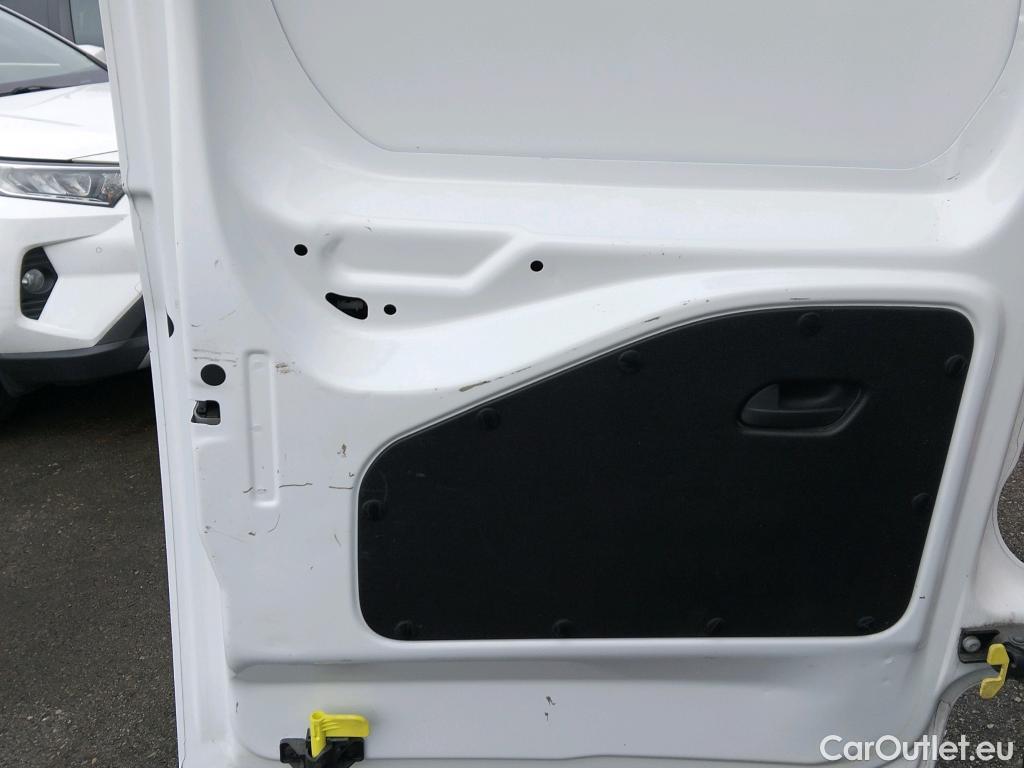  Citroen  Berlingo CITROEN  / 2018 / 3P / furgón derivado de turismo Talla M BlueHDi 100 CONTROL (AC2) #9