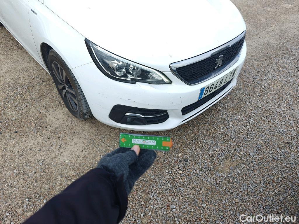  Peugeot  308 PEUGEOT  / 2017 / 5P / berlina con portón 5p Style BlueHDi 130 S&S #3